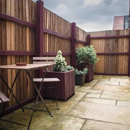Southdene Studio Lincoln Exterior photo